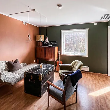 1 Bedroom Lovely In דירה